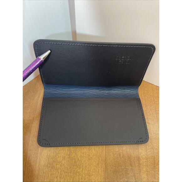 Oberon Checkbook Cover Embossed Blue Leather With Divider Flap New - Picture 6 of 8